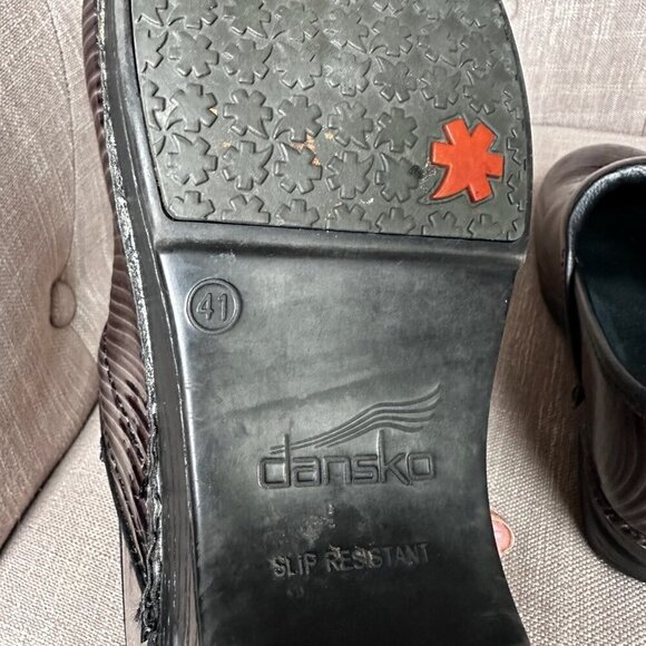 Dansko XP Clogs Sz 41 Black Grey Zebra Stripe Nursing Resistant Comfort Shoes - Picture 10 of 10